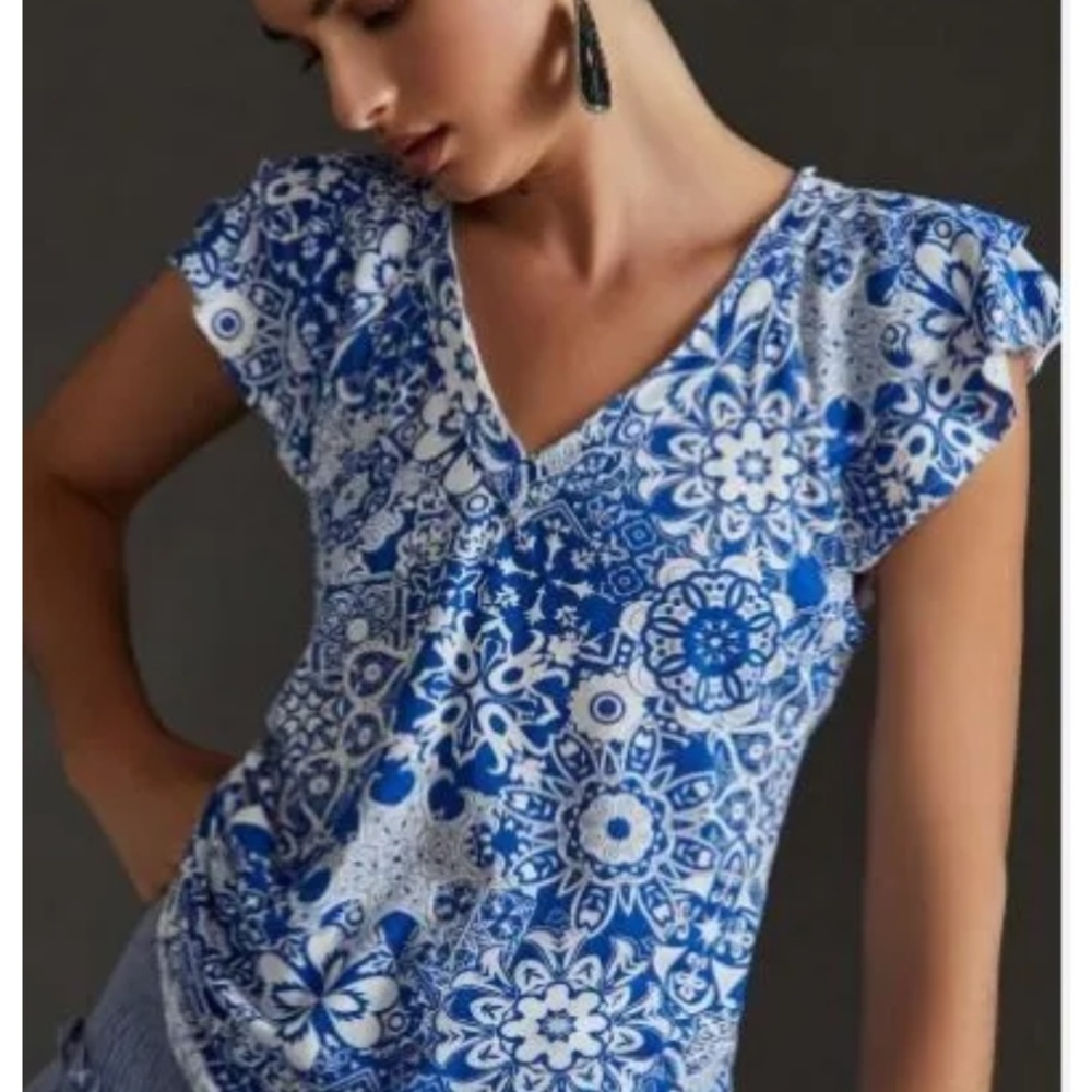 Maeve “Catie” top